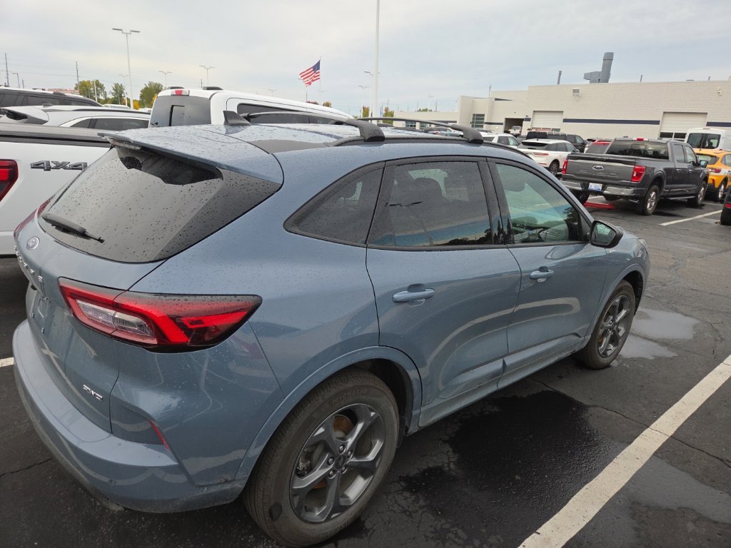 Certified 2024 Ford Escape ST-Line w/ Tech Pack #1 AWD/4WD image 9