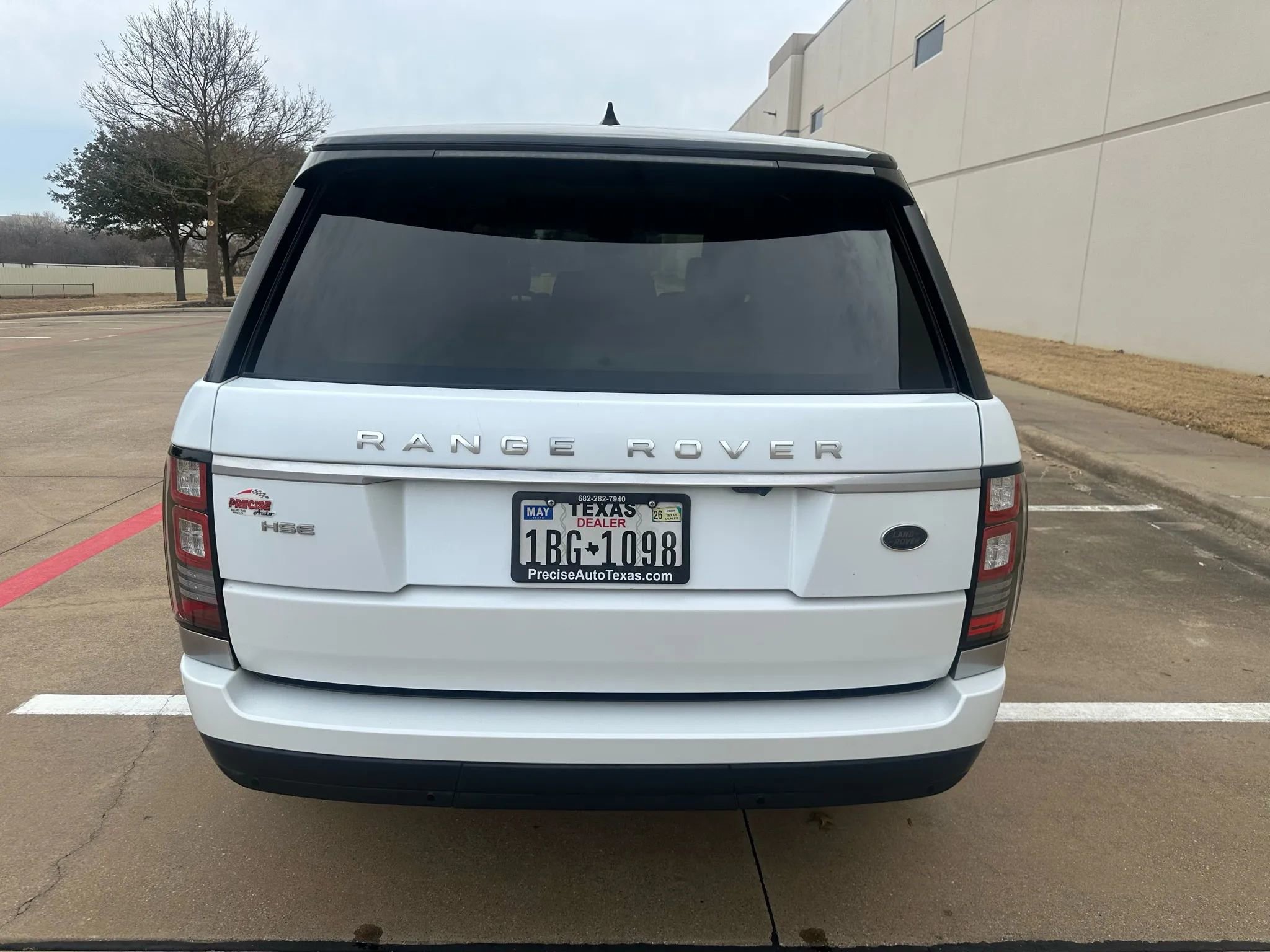 Used 2017 Land Rover Range Rover HSE image 10