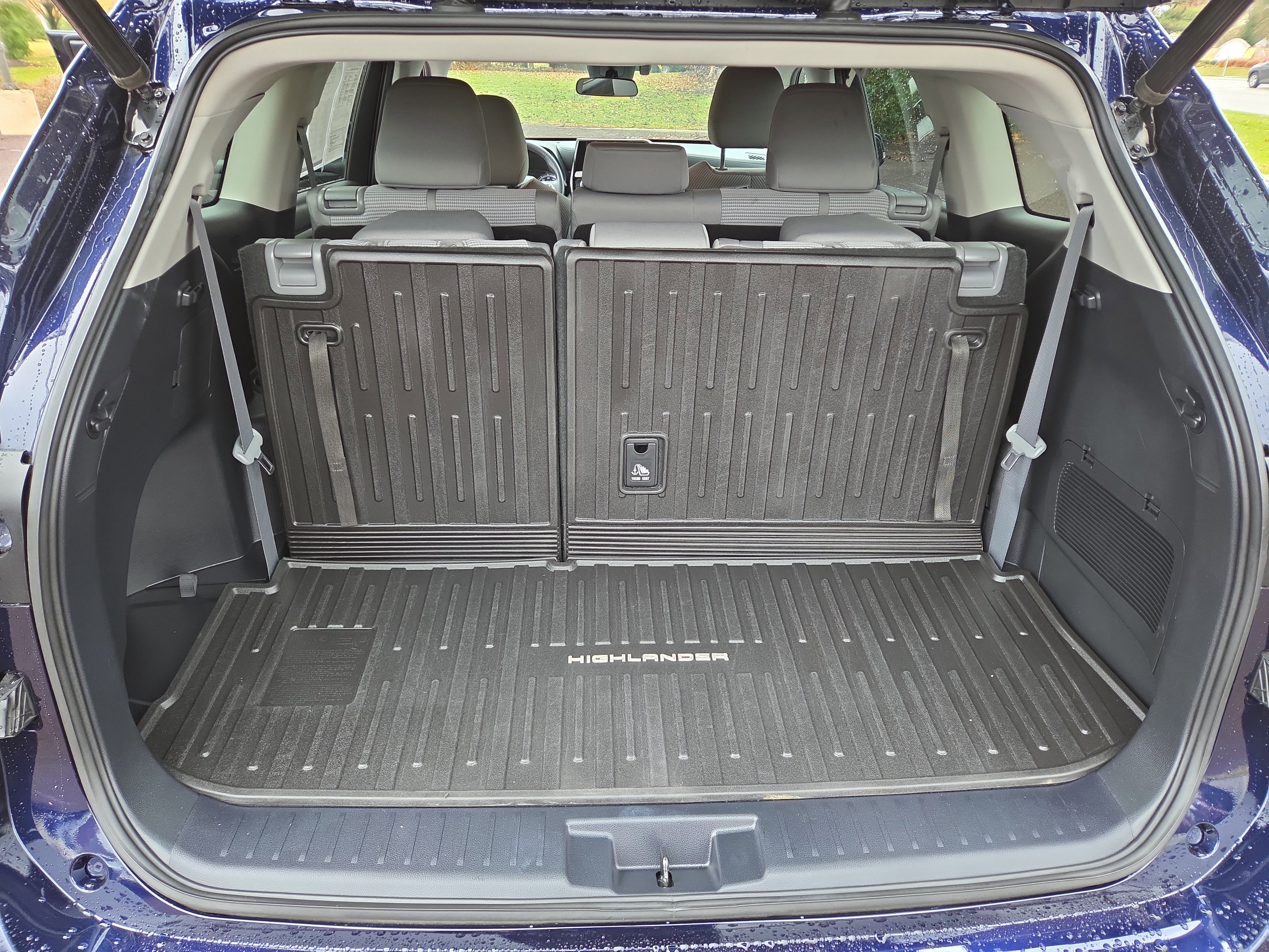 Used 2020 Toyota Highlander LE image 38