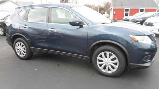 Used 2015 Nissan Rogue S AWD/4WD image 3