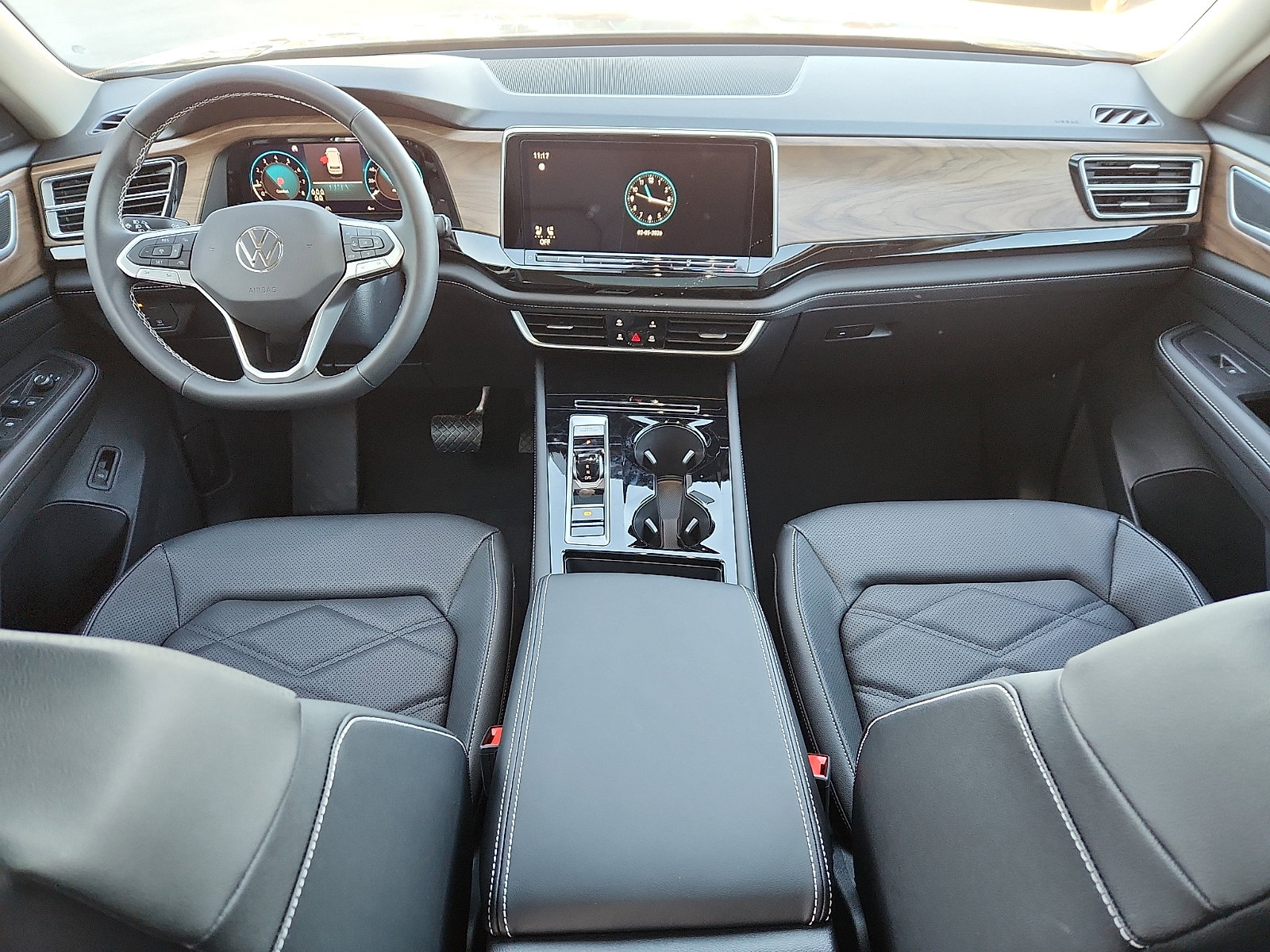 New 2026 Volkswagen Atlas SE image 11