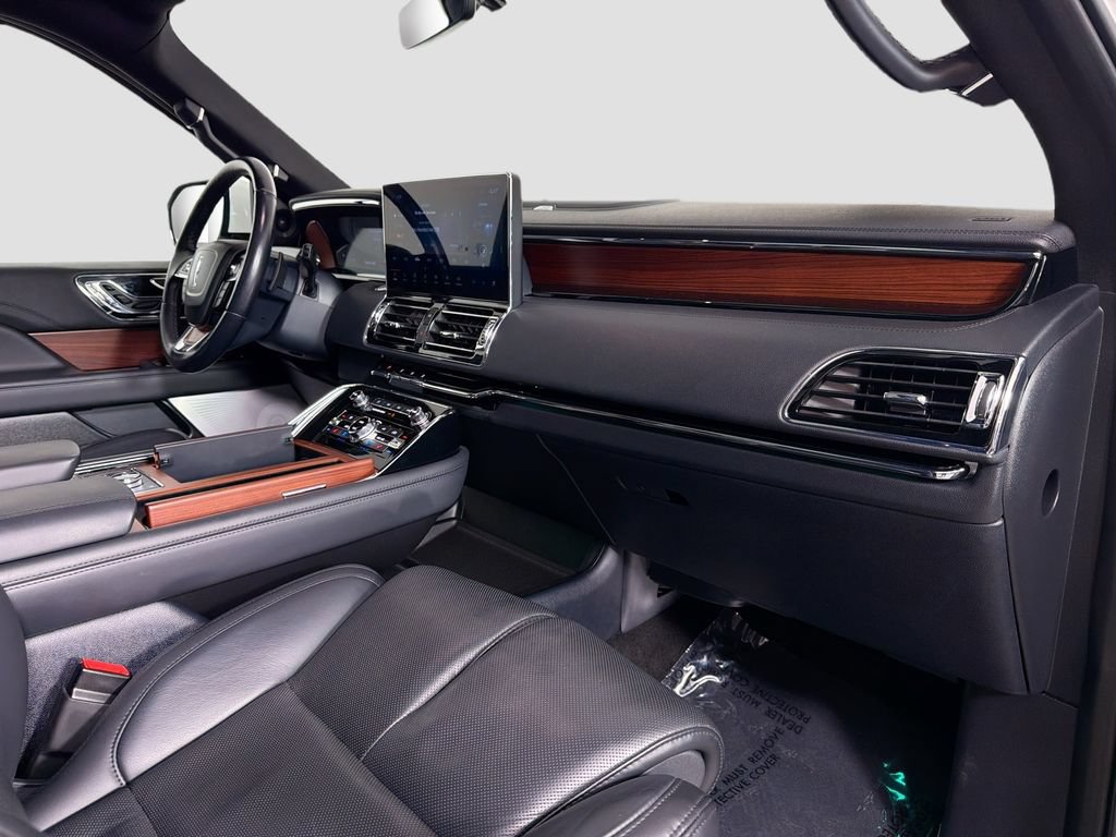 Certified 2023 Lincoln Navigator L Reserve RWD image 31