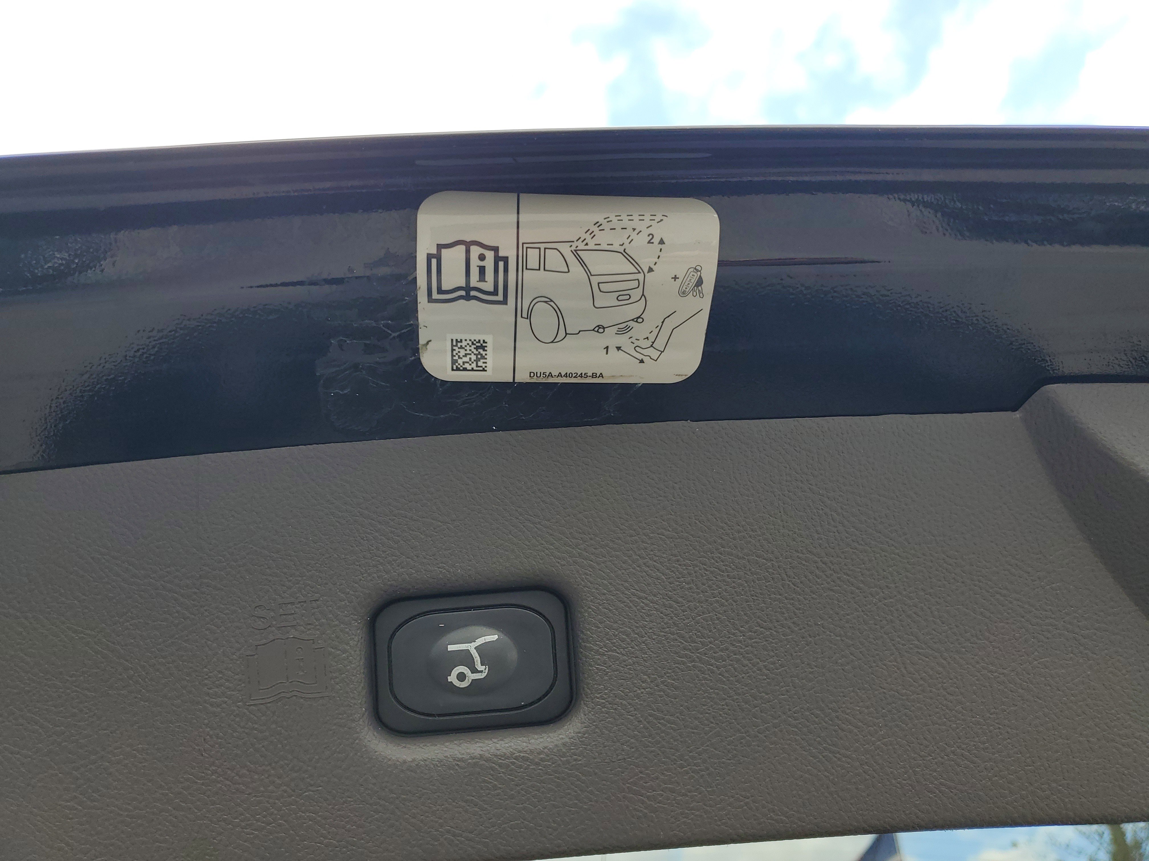 Used 2019 Lincoln Nautilus Select image 10