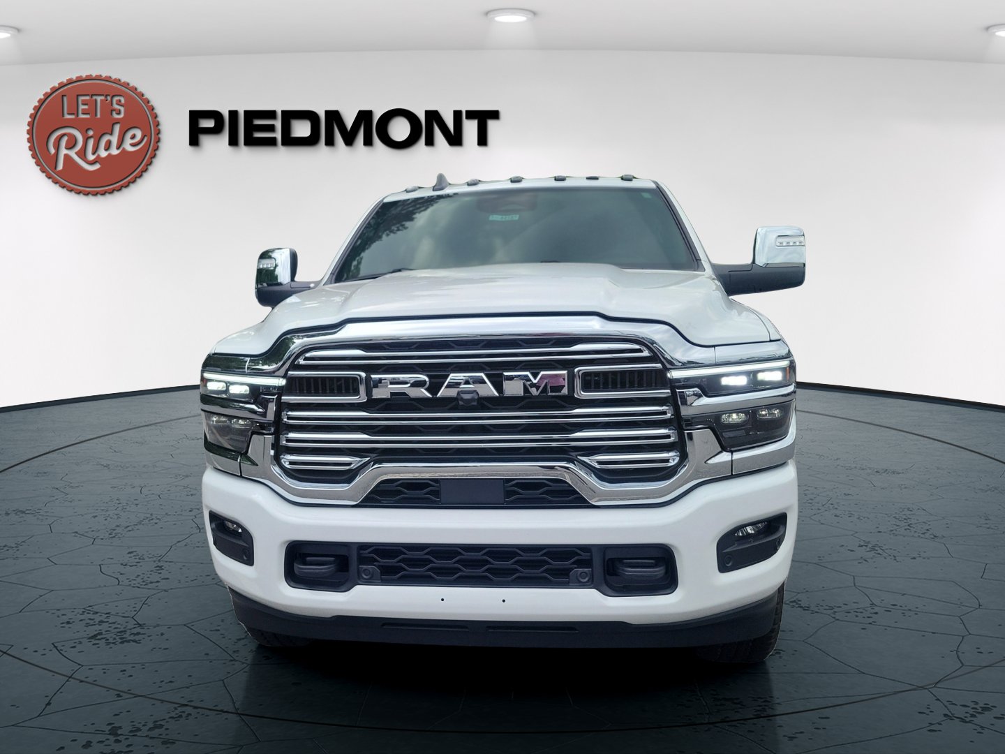 New 2026 RAM 2500 Laramie AWD/4WD image 3