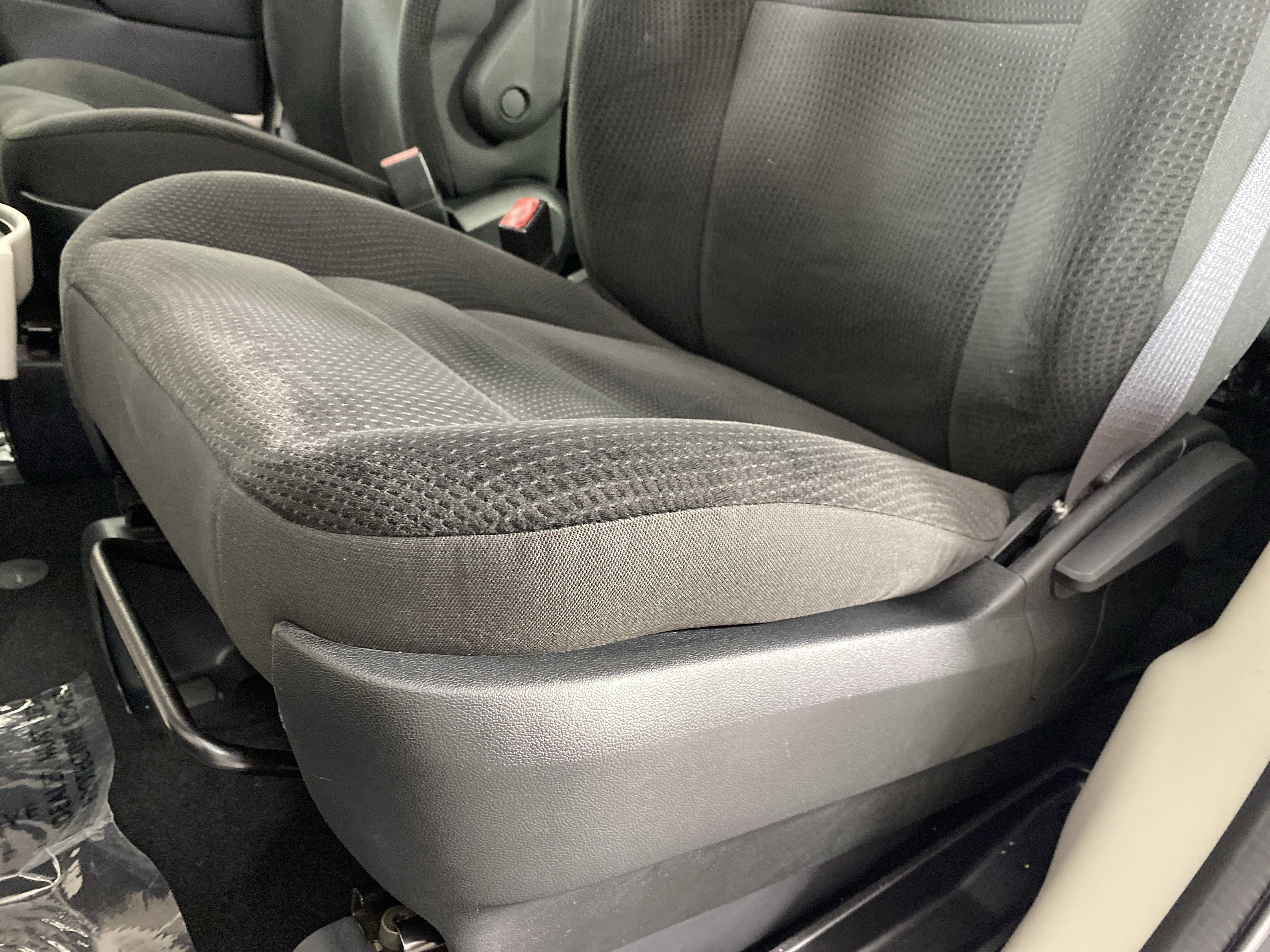 Used 2019 Dodge Grand Caravan SE w/ UConnect Hands-Free Group FWD image 16