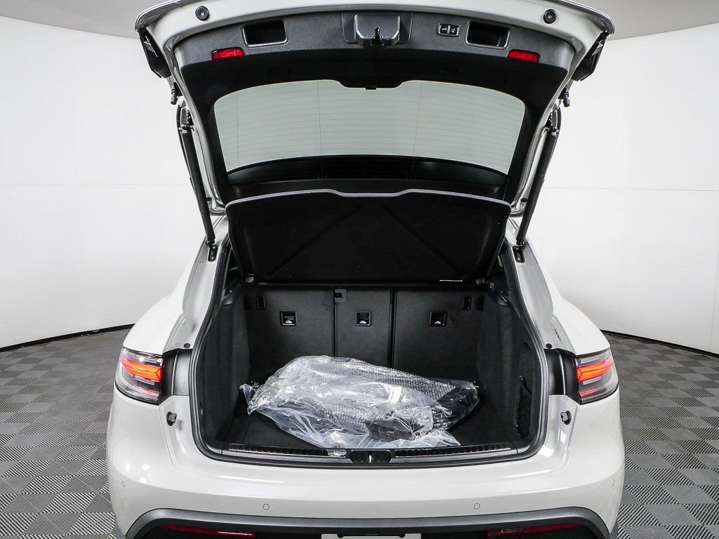 New 2026 Porsche Macan S image 33