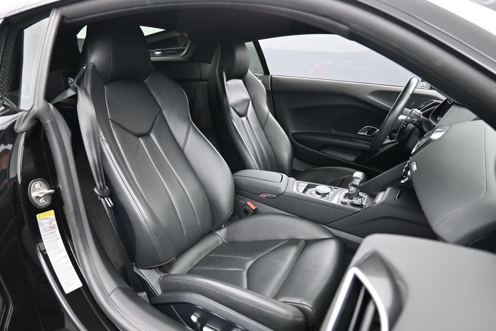 Used 2018 Audi R8 V10 w/ 20" Wheel Package RWD image 24