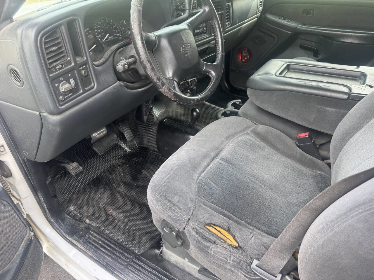 Used 2002 Chevrolet Silverado 2500 LS w/ Off-Road Skid Plate Pkg AWD/4WD image 12