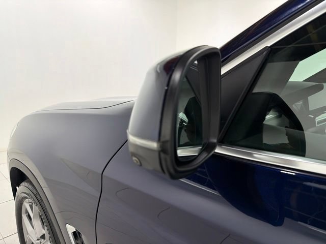 Used 2023 BMW X4 xDrive30i w/ Parking Assistance Package AWD/4WD image 9