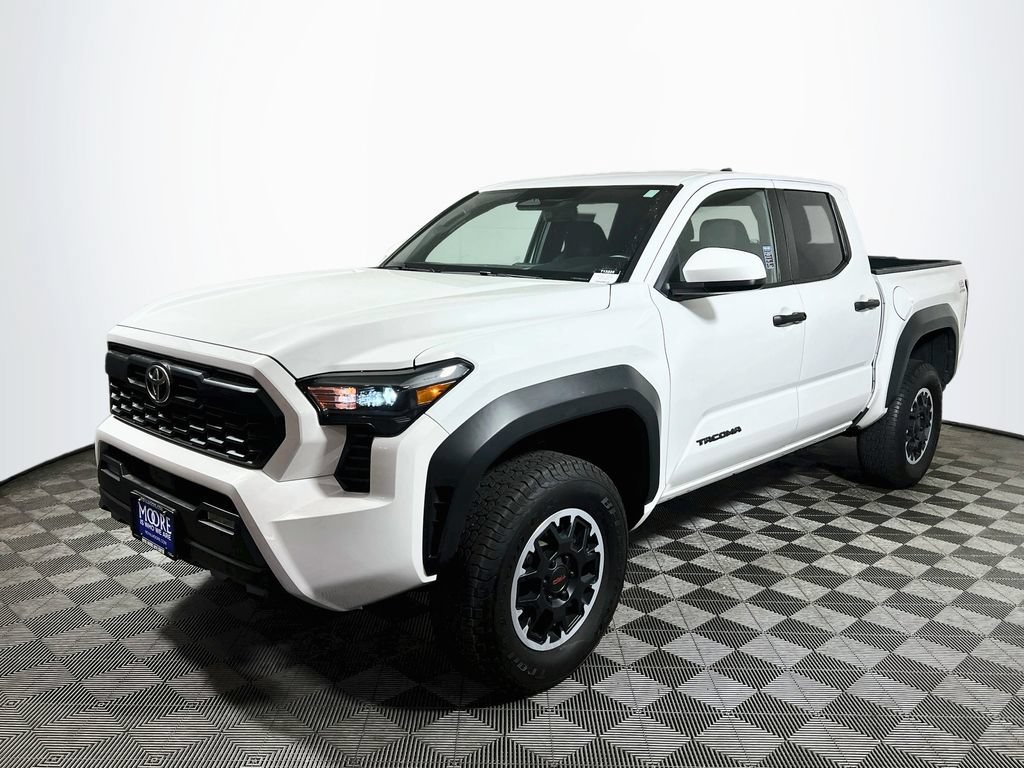 Used 2024 Toyota Tacoma TRD Off-Road AWD/4WD image 3