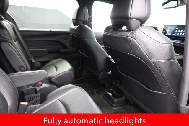 Used 2025 Toyota Sienna XLE Woodland Edition AWD/4WD image 16