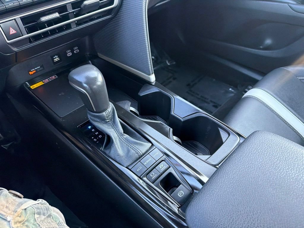 Used 2025 Toyota Camry SE FWD image 29