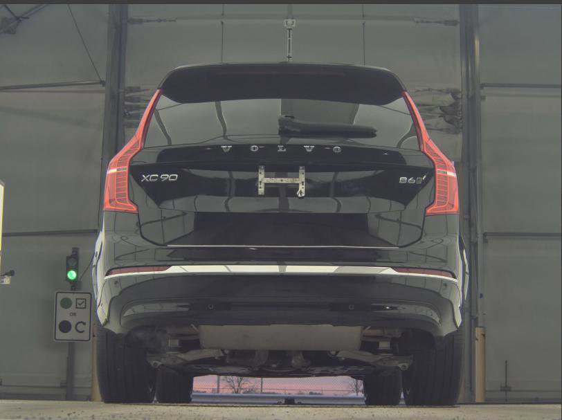 Used 2023 Volvo XC90 B6 Ultimate w/ Protection Package Premier image 12