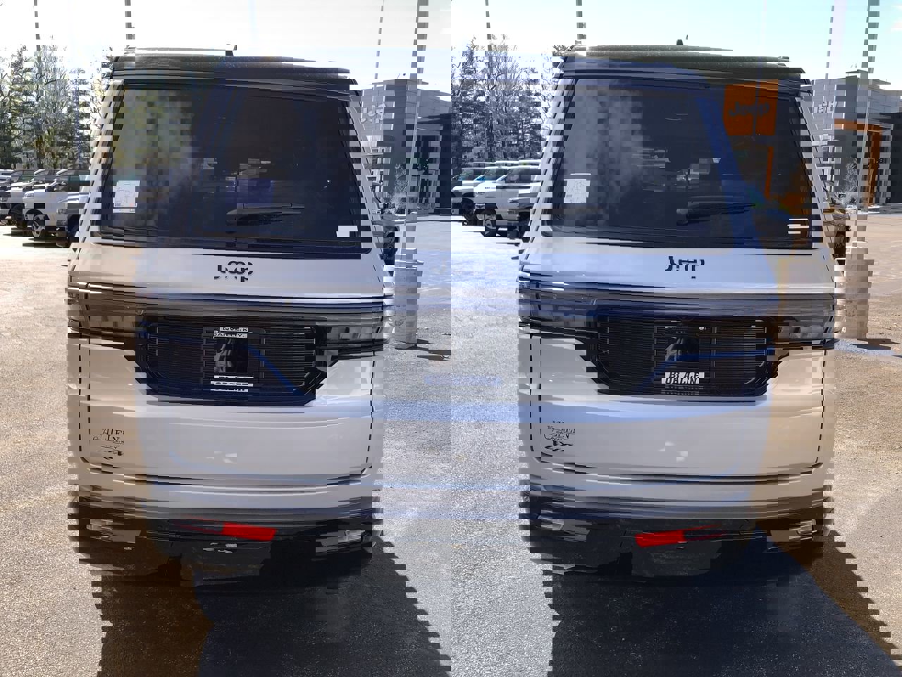 New 2026 Jeep Grand Wagoneer 4WD image 19