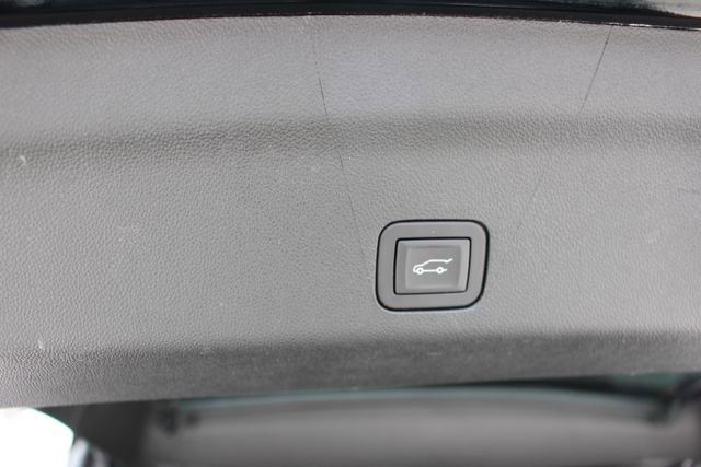 Used 2025 GMC Yukon Denali w/ Sun & Power Step Package image 54
