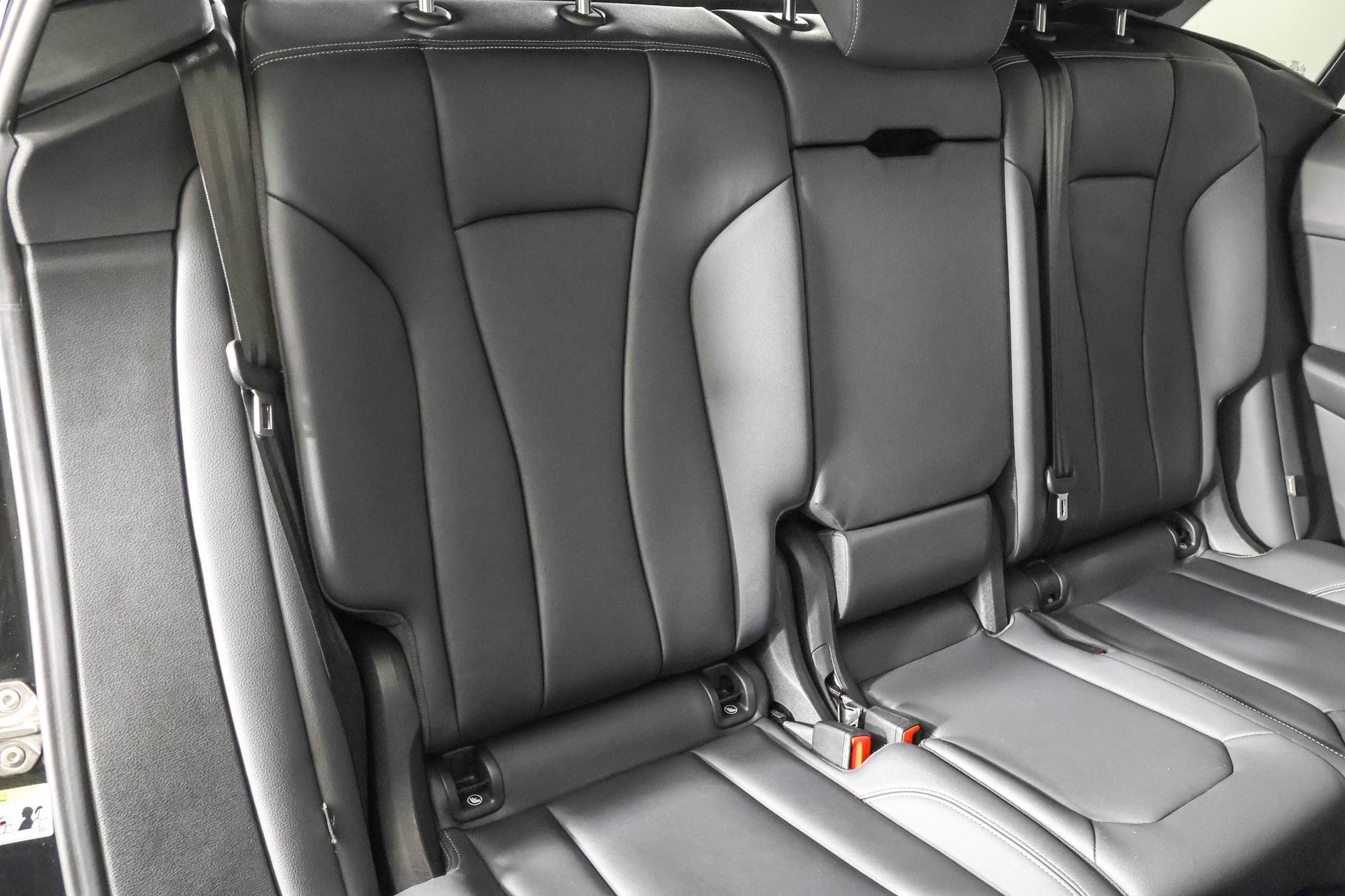 Used 2022 Audi Q8 Premium image 43