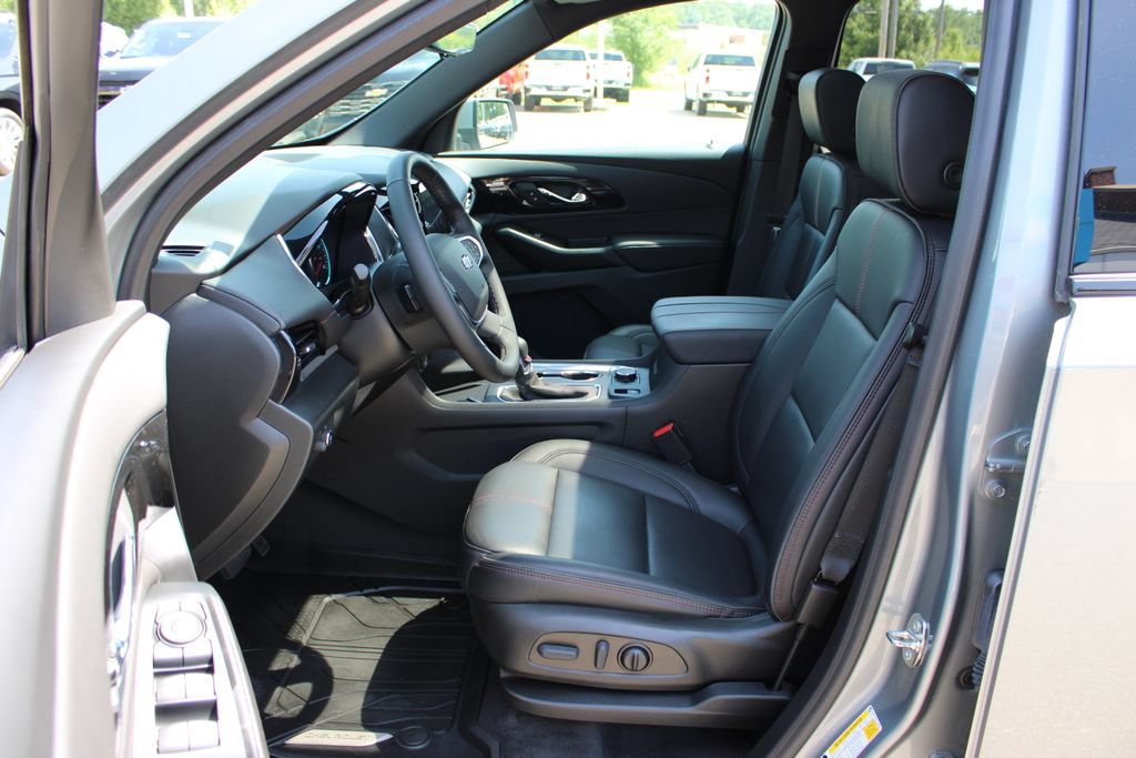 Certified 2023 Chevrolet Traverse RS w/ LPO, Floor Liner Package AWD/4WD image 13