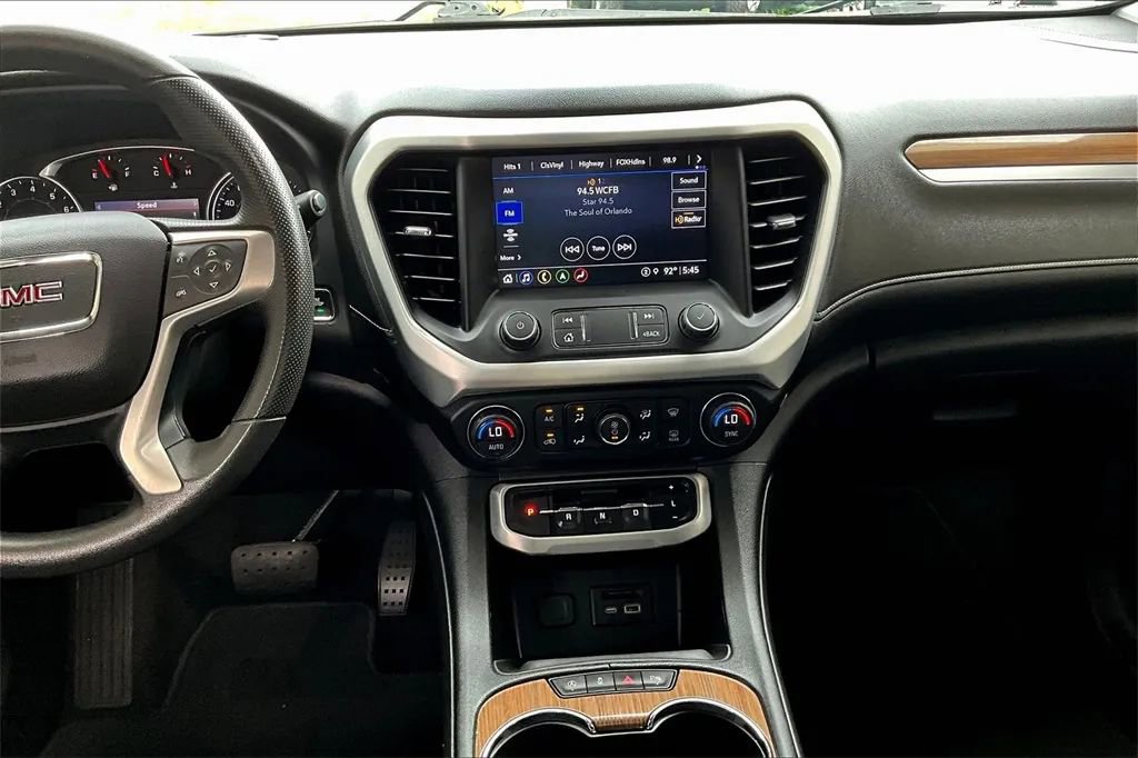 Used 2021 GMC Acadia SLE w/ Driver Convenience Package image 6