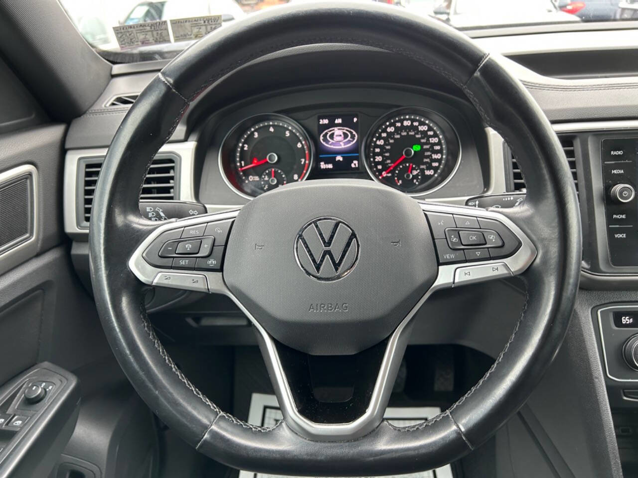 Used 2020 Volkswagen Atlas Cross Sport SE image 25