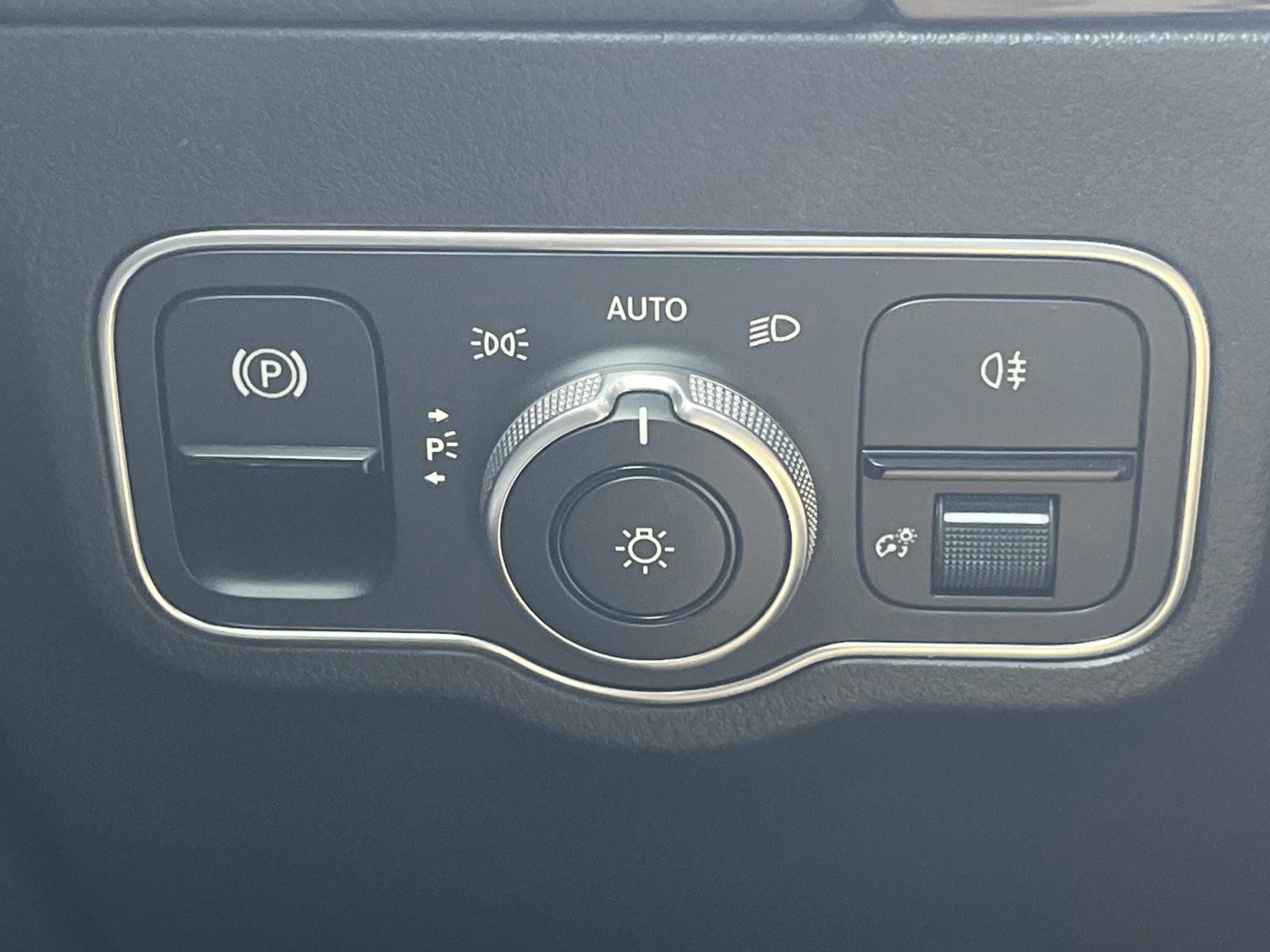 Certified 2022 Mercedes-Benz GLA 250 image 22