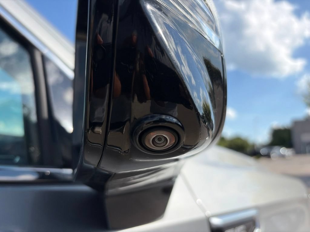 Used 2023 GMC Yukon Denali AWD/4WD image 28