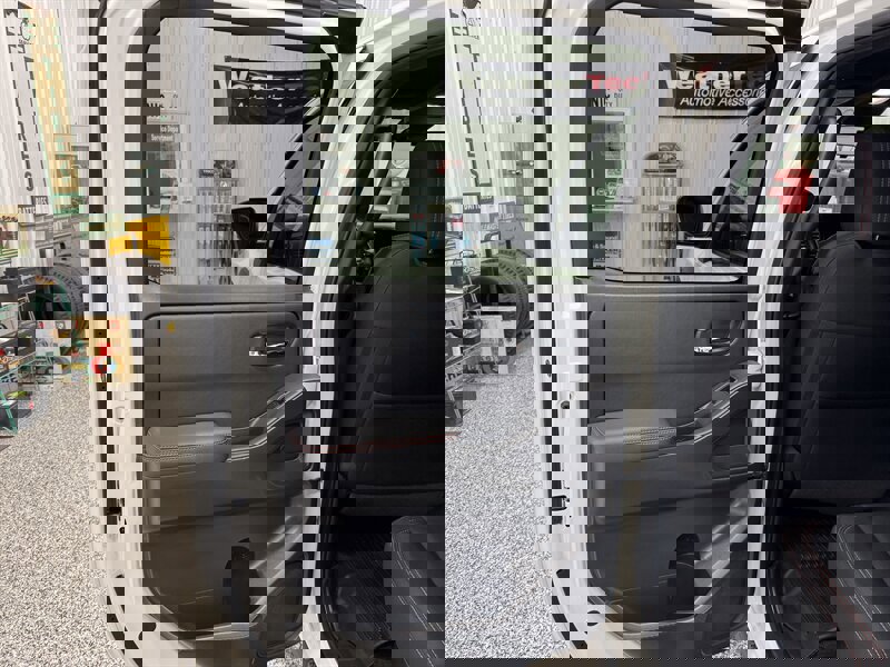 Used 2022 Nissan Frontier PRO-4X image 22