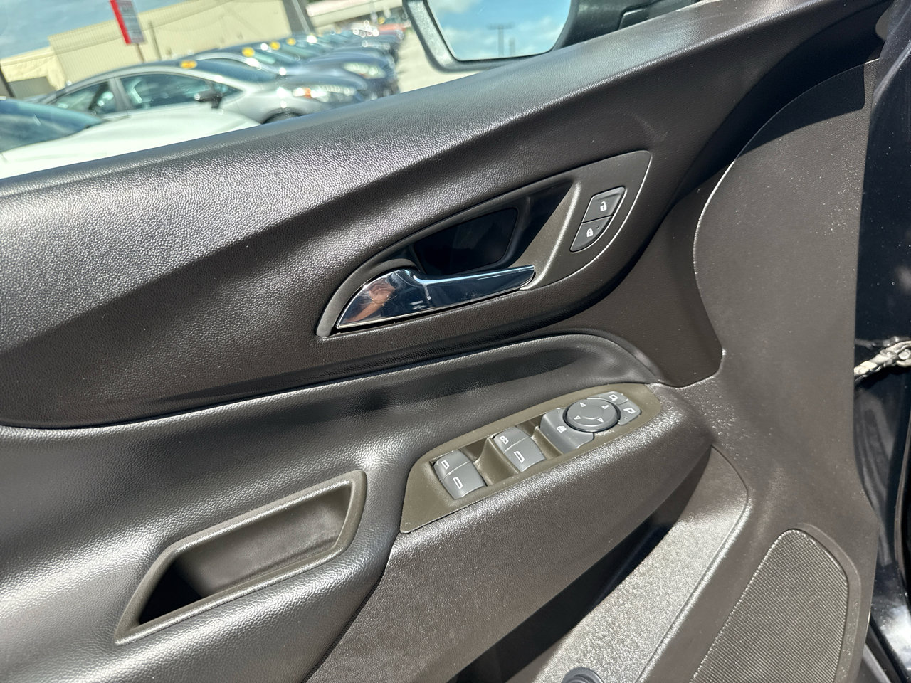 Used 2024 Chevrolet Equinox LT FWD image 15