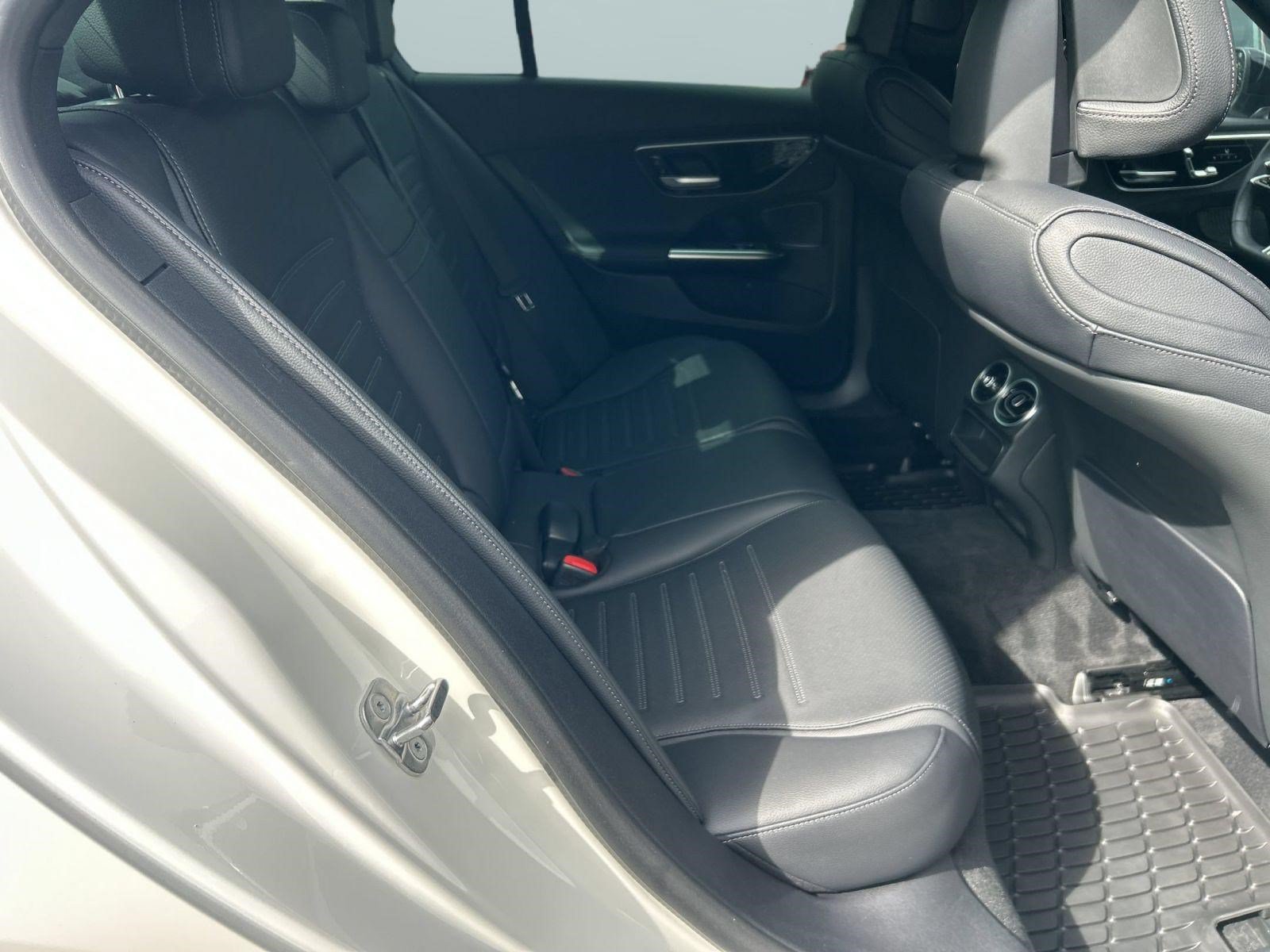 Used 2023 Mercedes-Benz C 300 4MATIC Sedan image 32