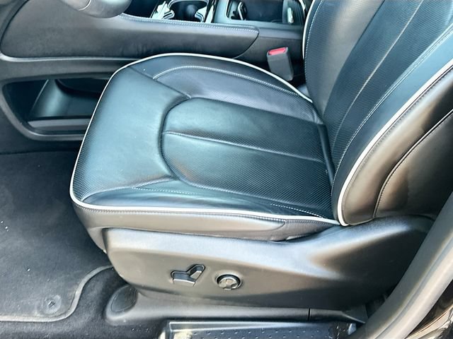 Used 2025 Chrysler Pacifica Limited w/ Uconnect Theater Family Group AWD/4WD image 21