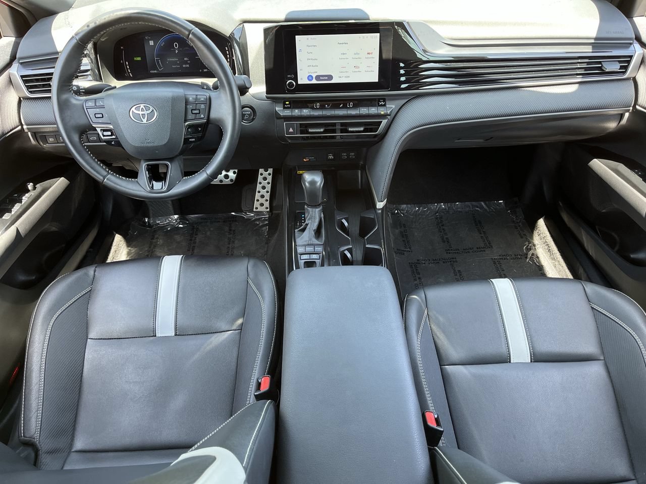 Used 2025 Toyota Camry SE FWD image 9