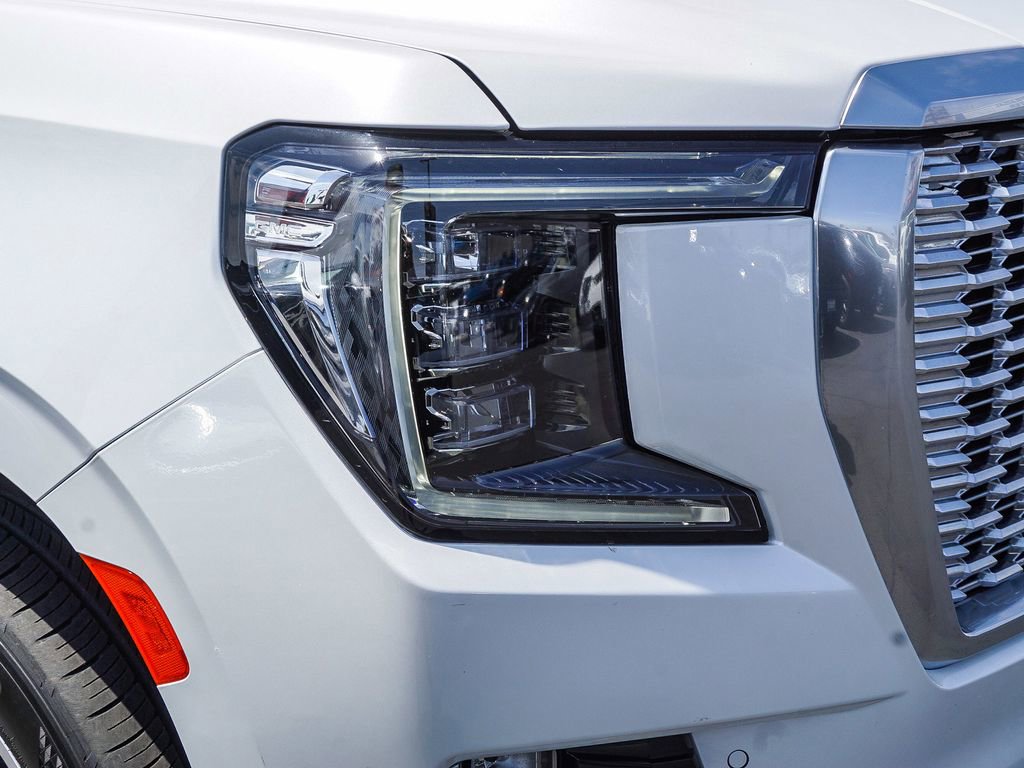 Used 2023 GMC Yukon XL Denali AWD/4WD image 10