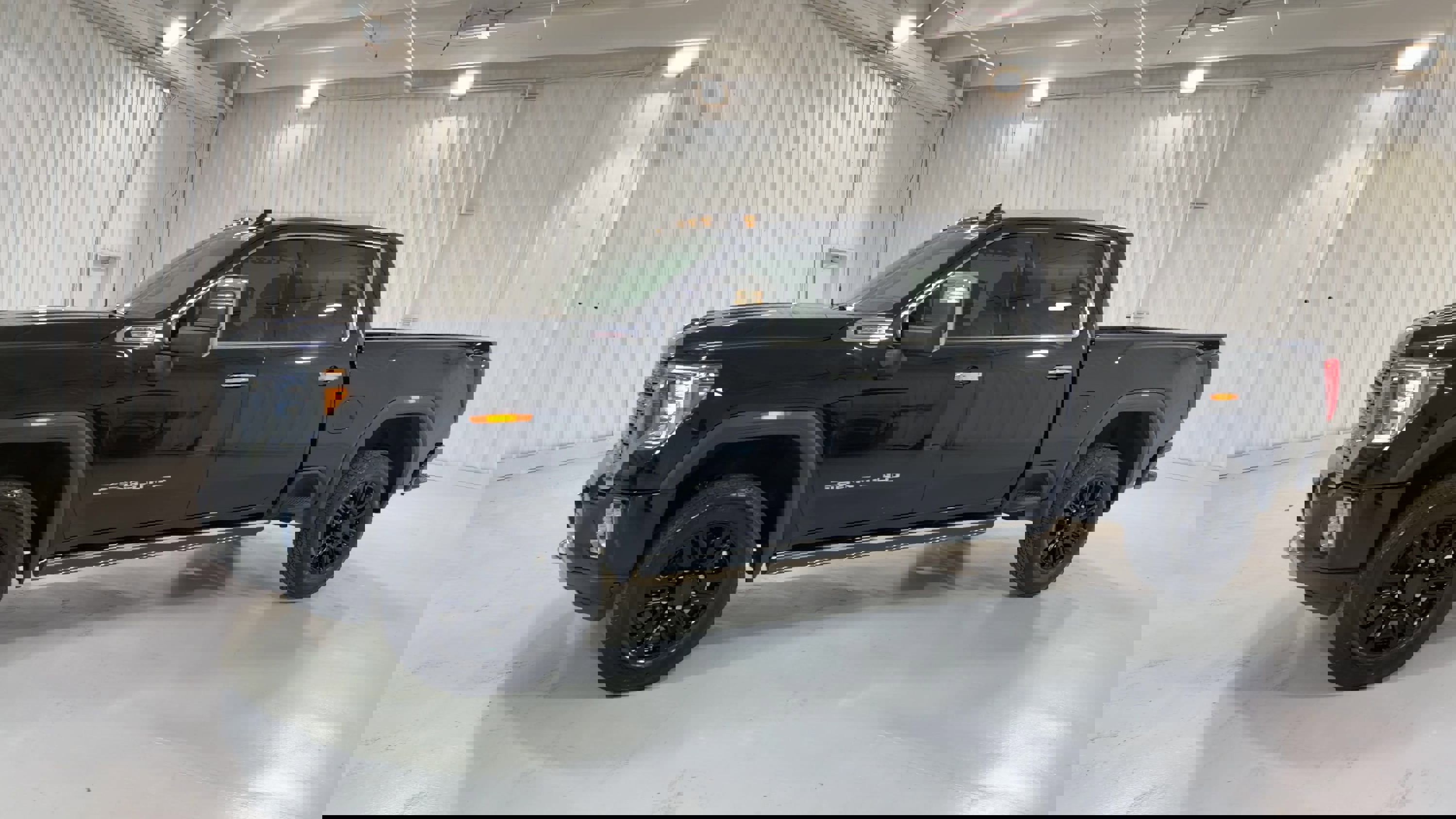 Used 2022 GMC Sierra 2500 Denali w/ Denali Black Diamond Edition image 5