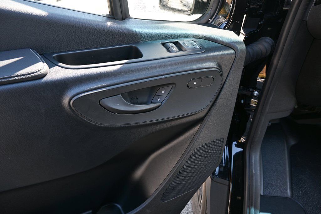 Used 2025 Mercedes-Benz Sprinter 2500 image 8