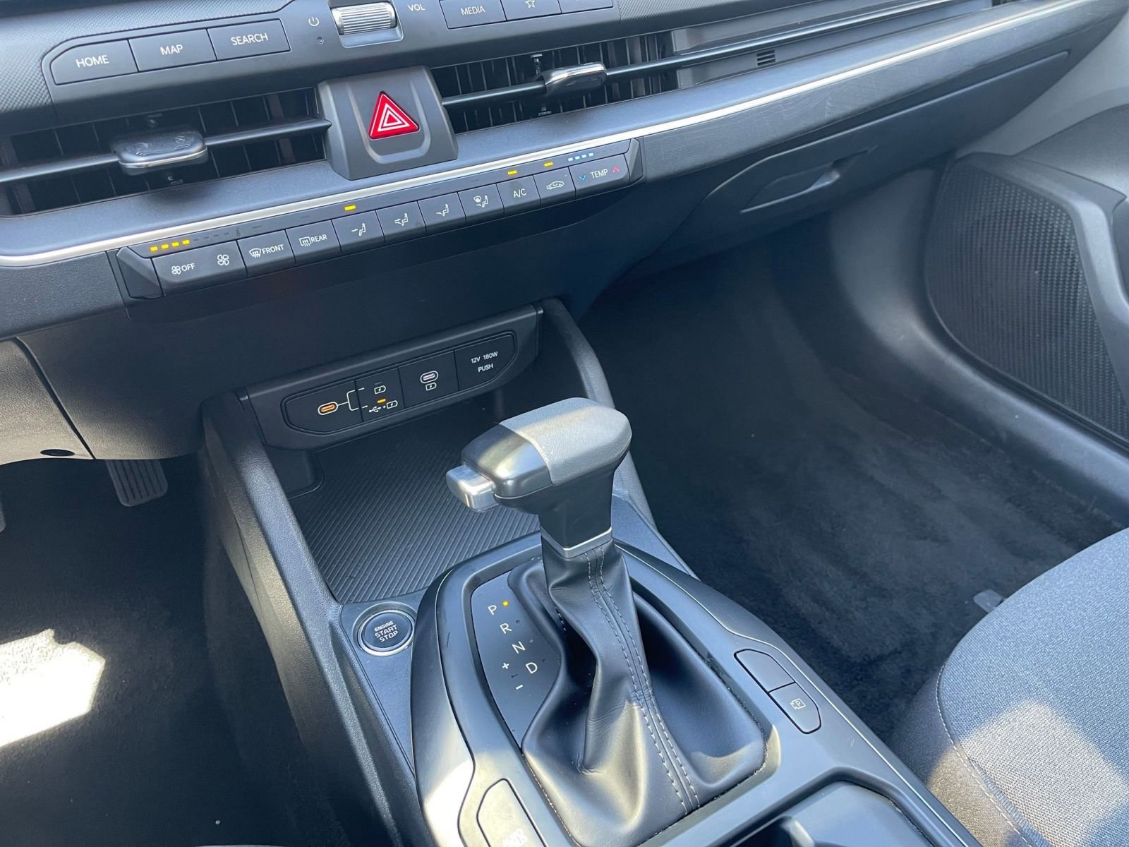 Used 2025 Kia K4 LXS image 41