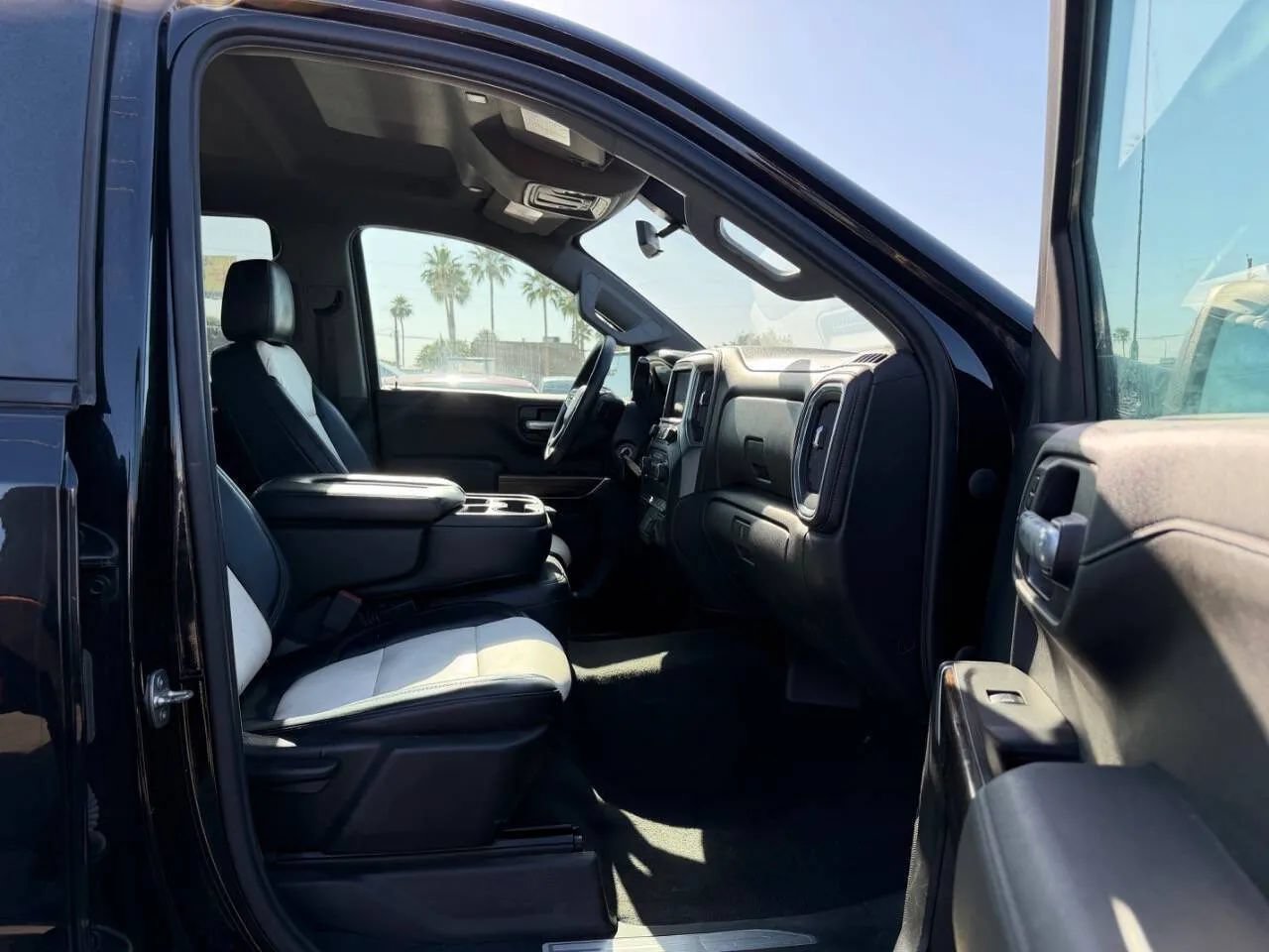Used 2020 Chevrolet Silverado 1500 LT AWD/4WD image 28
