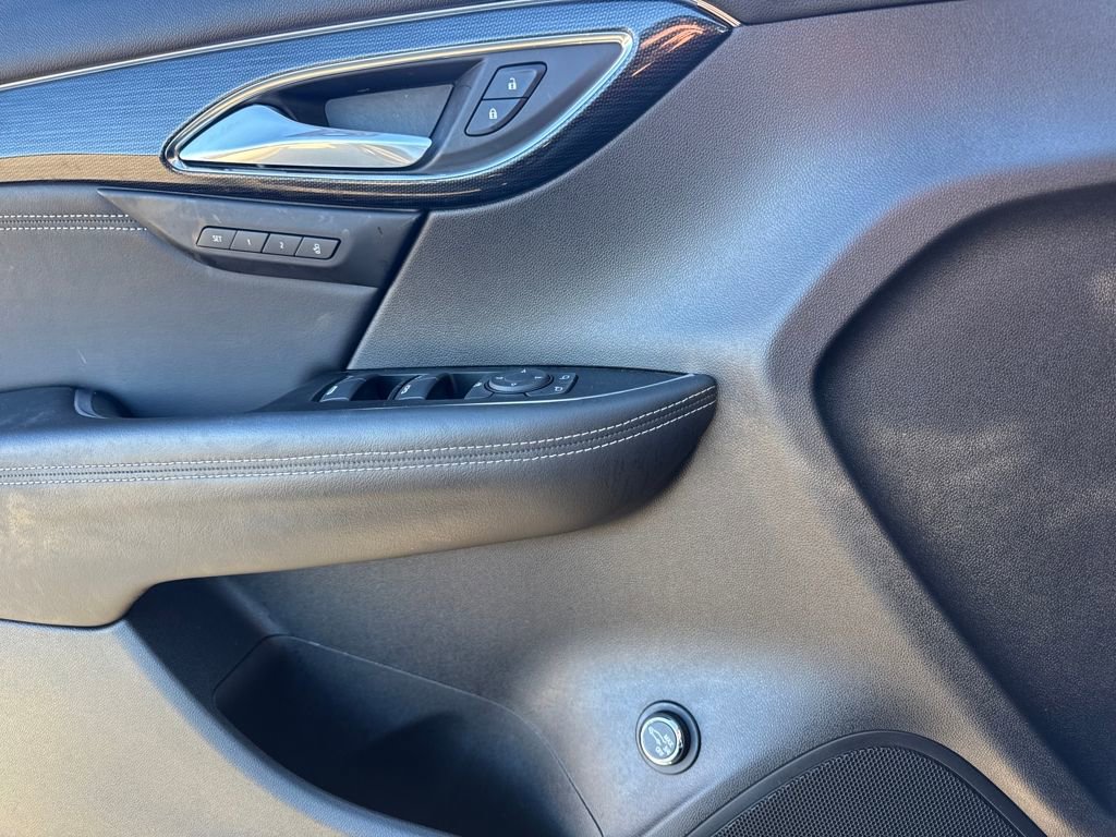 Used 2023 Buick Envision Essence image 17