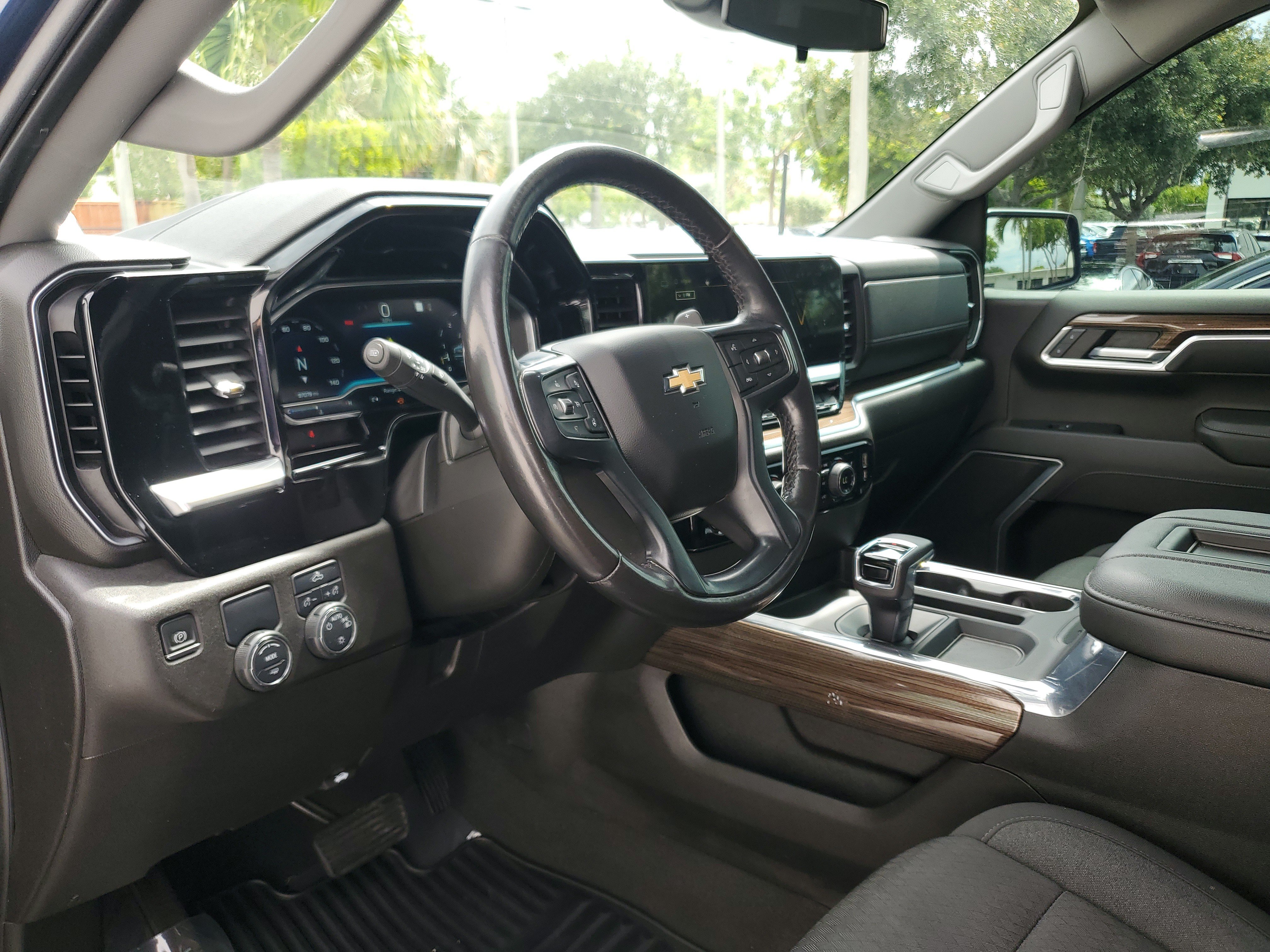 Used 2022 Chevrolet Silverado 1500 LT RWD image 22