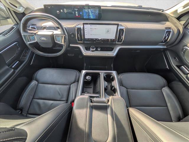 Used 2025 Ford Expedition Platinum AWD/4WD image 17