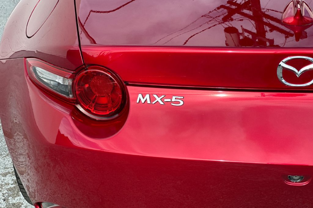 Used 2022 MAZDA MX-5 Miata Grand Touring w/ Weather Package RWD image 25