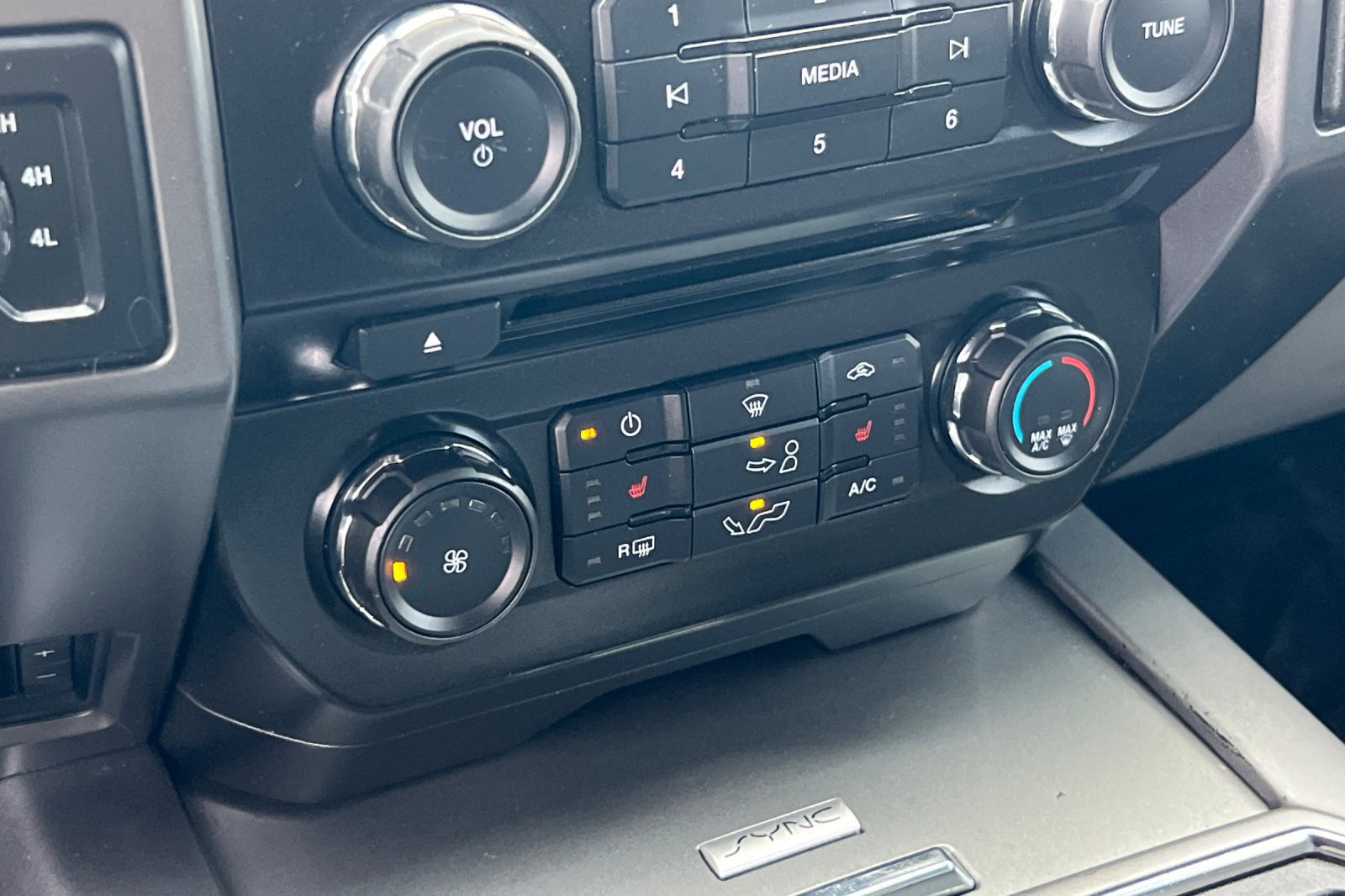 Used 2015 Ford F150 XLT w/ Equipment Group 302A Luxury image 17