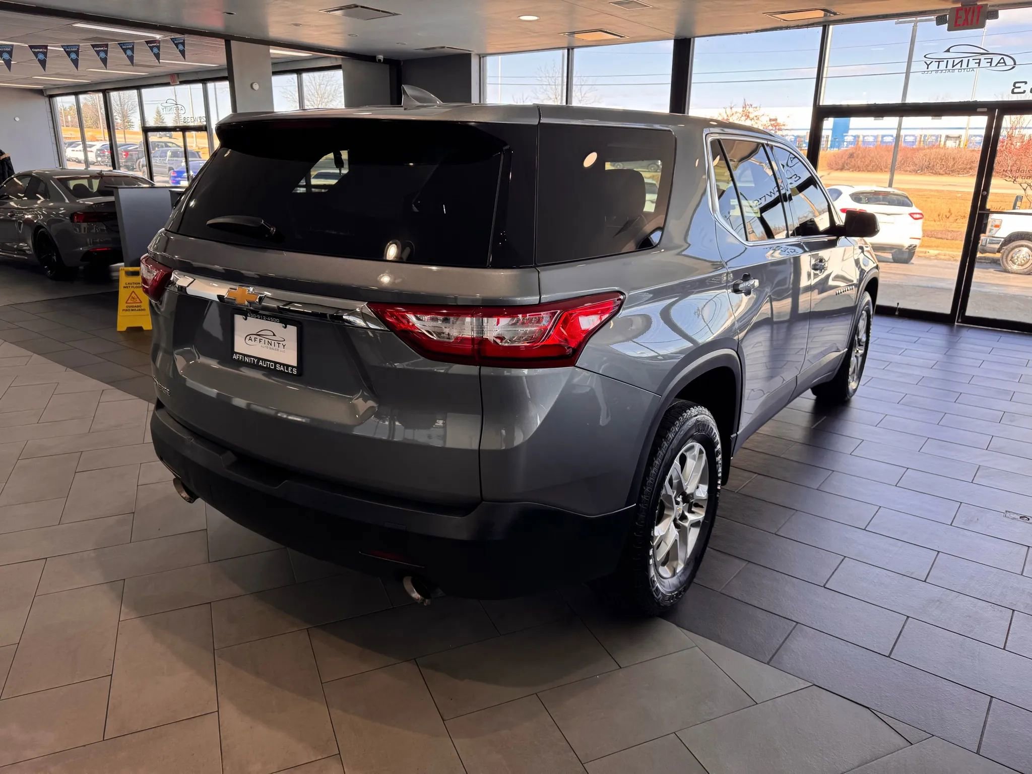 Used 2020 Chevrolet Traverse LS image 5