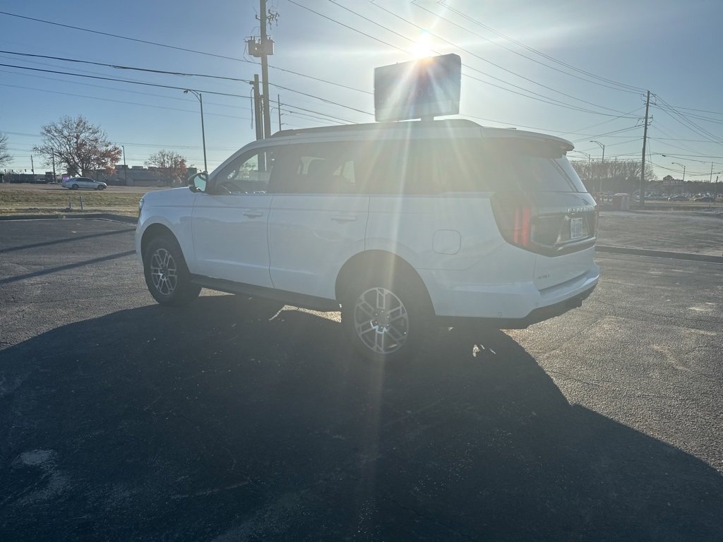Used 2025 Ford Expedition Active image 13