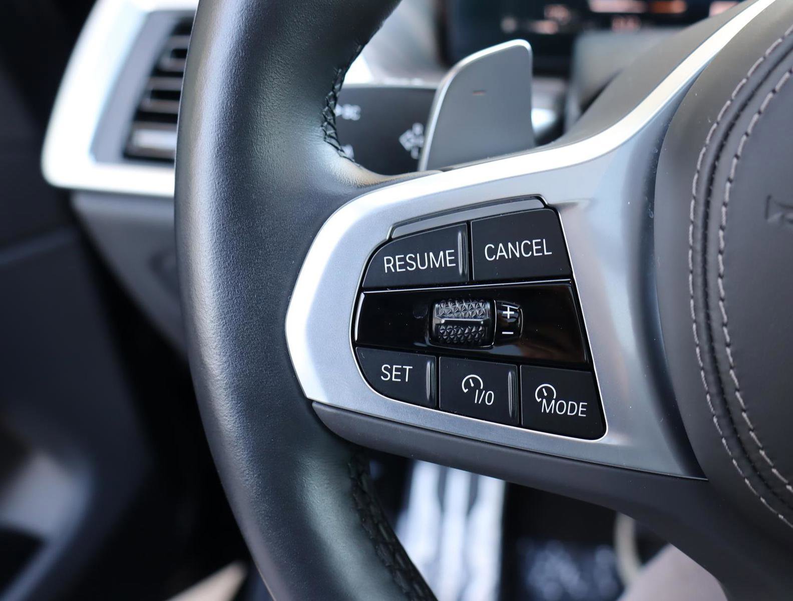 Used 2024 BMW X6 xDrive40i w/ Executive Package image 17