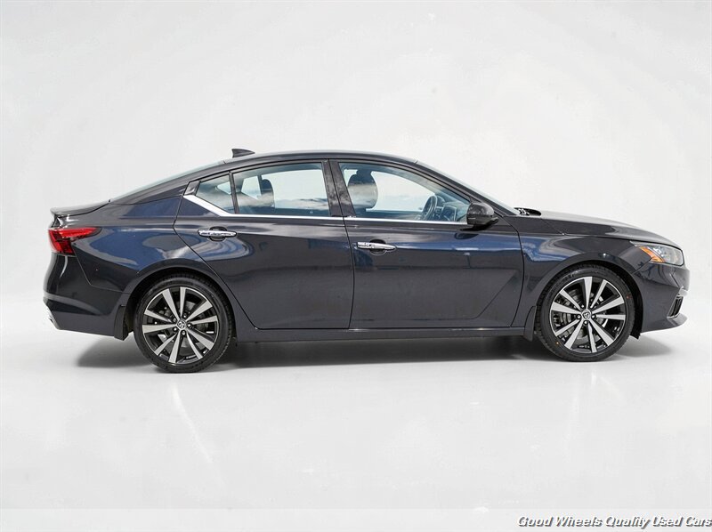 Used 2019 Nissan Altima 2.5 Platinum FWD image 4
