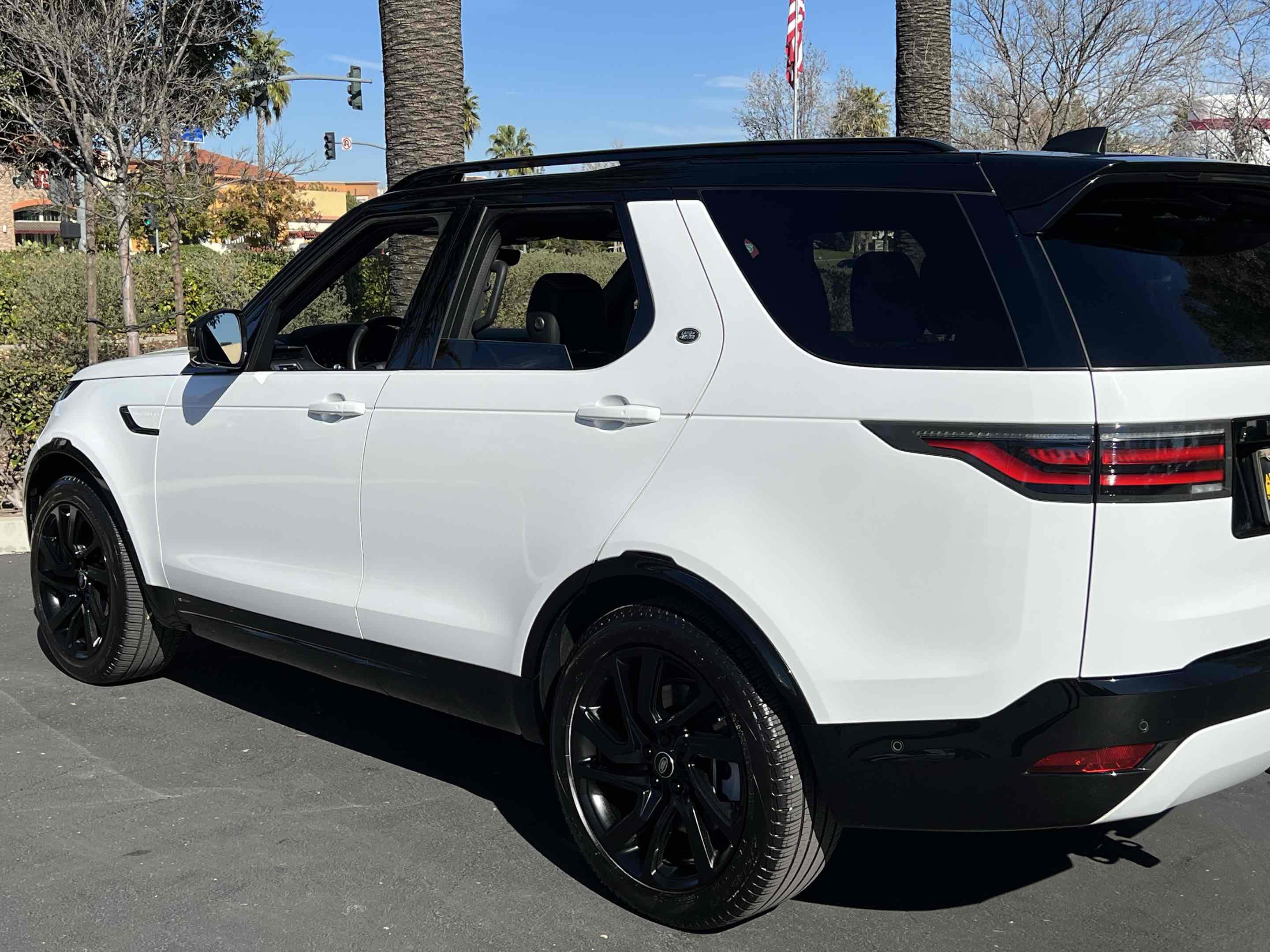 Used 2021 Land Rover Discovery S R-Dynamic image 41