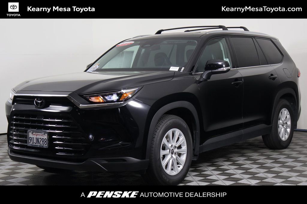 Used 2025 Toyota Grand Highlander XLE FWD image 1