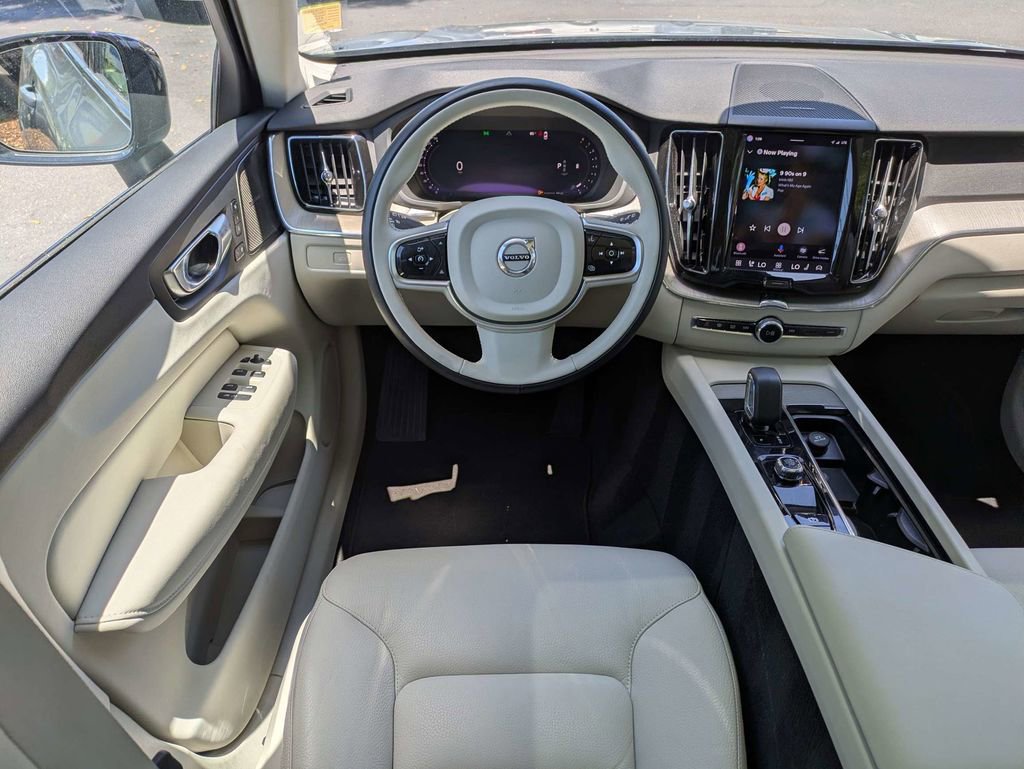 Certified 2023 Volvo XC60 B5 Plus w/ Climate Package FWD image 18
