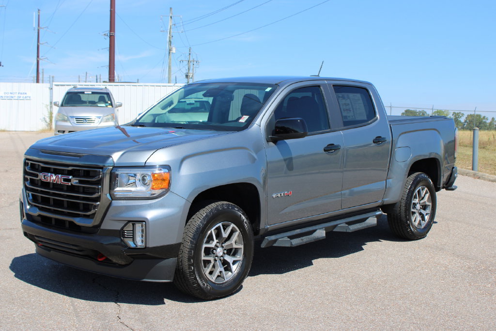 Used 2022 GMC Canyon AT4 w/ Driver Alert Package AWD/4WD image 2