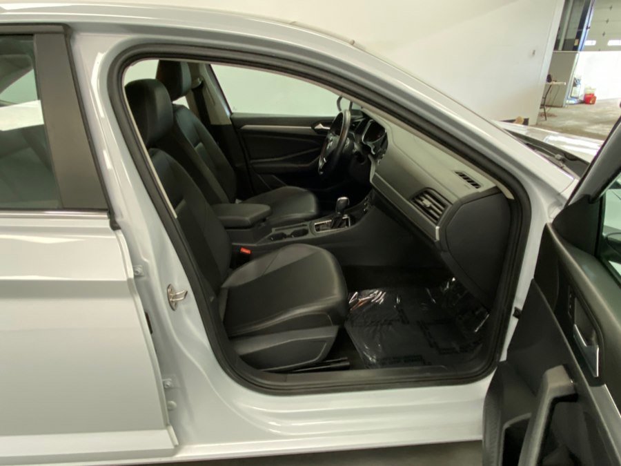 Used 2019 Volkswagen Jetta SE image 23