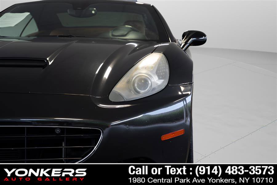 Used 2010 Ferrari California RWD image 87